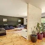 Maya Uma 3*