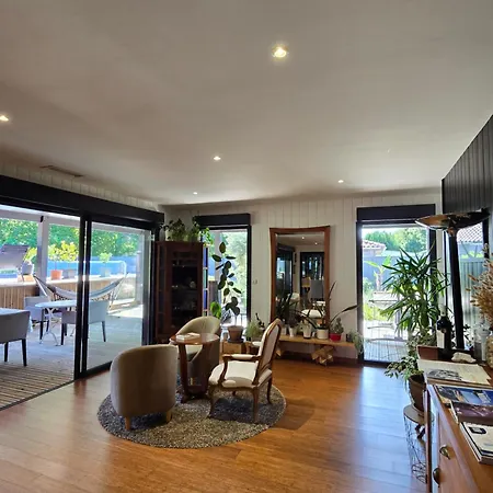 Maya Uma 방데 몽탈리베