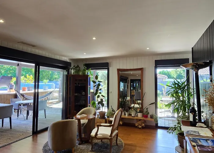 Maya Uma Vendays-Montalivet